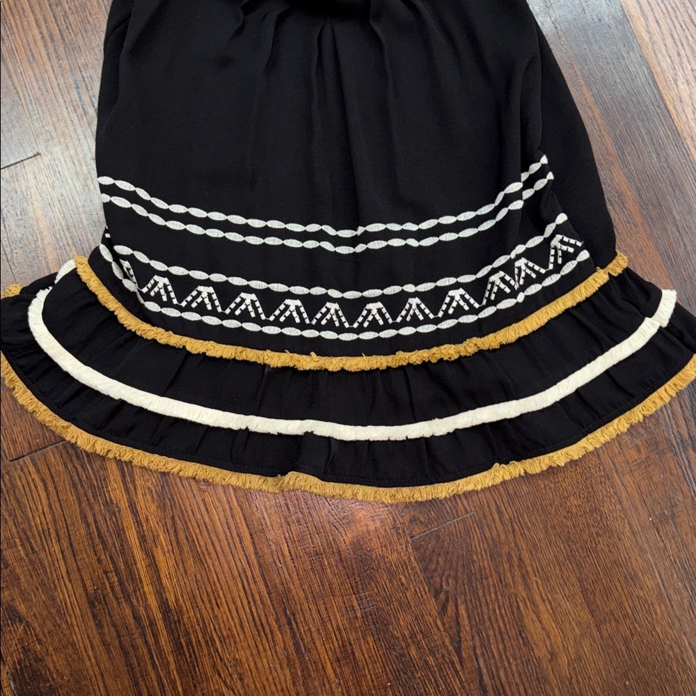 THML Black Ruffled Sleeveless Top with Aztec print at bottom - Picture 3 of 4